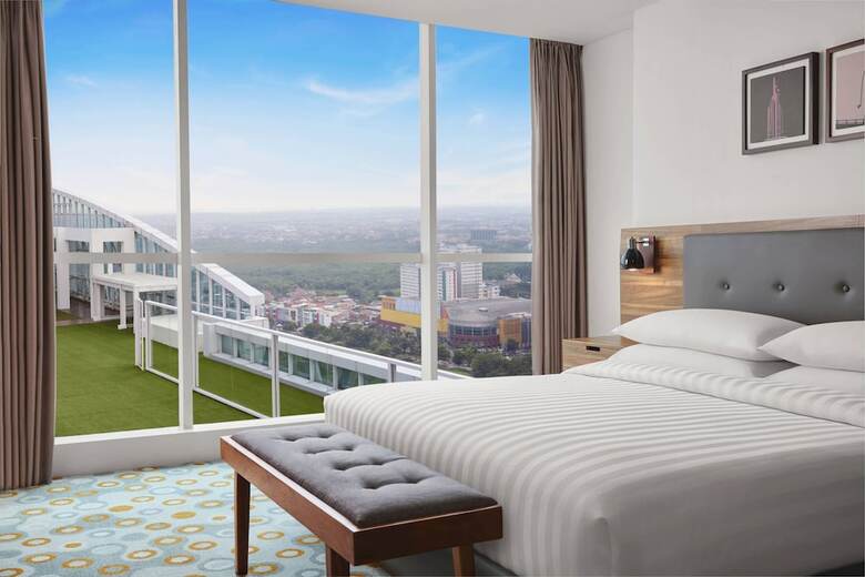 Hotel Fairfield By Marriott Surabaya