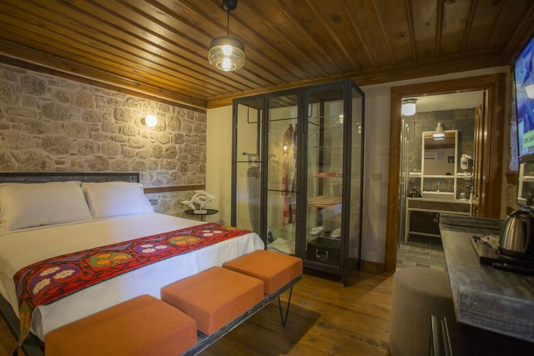 Char Me Boutique Hotel