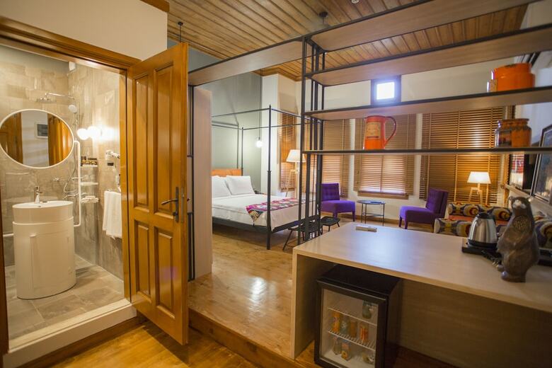 Char Me Boutique Hotel