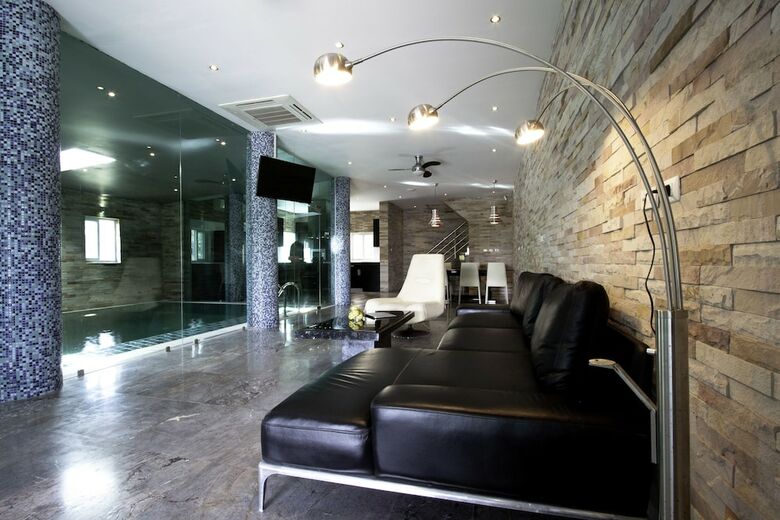 The Promenade Villa By Holiplanet