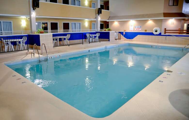 Hotel Quality Inn & Suites