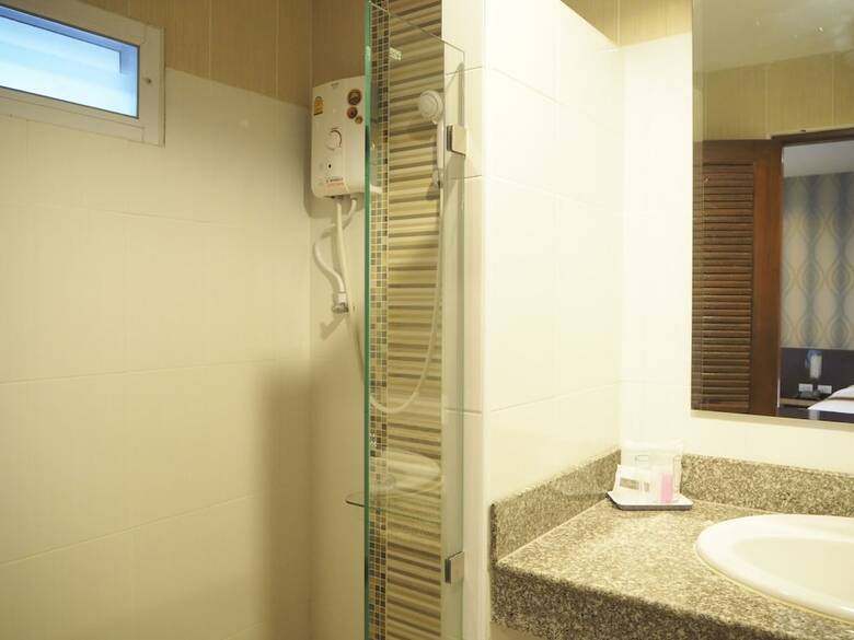 Suksomboon Hotel