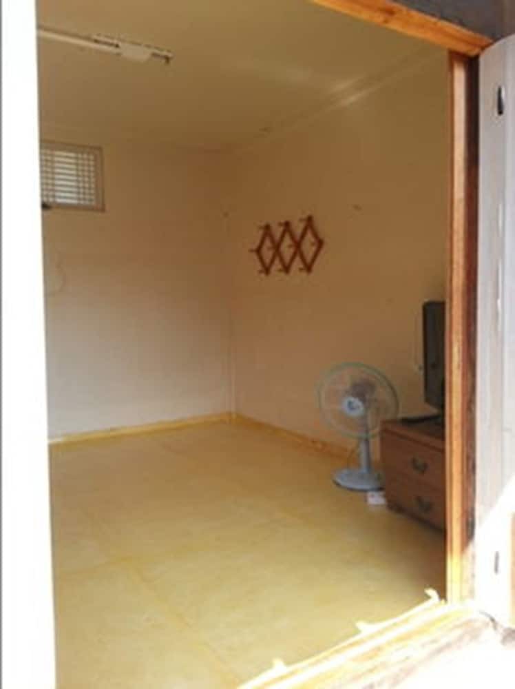 Hotel Moji Guest House