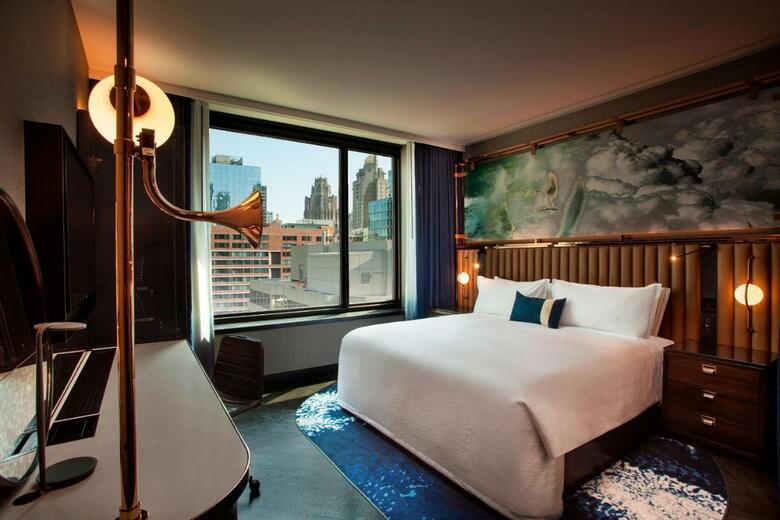 Hotel Emc2, Autograph Collection