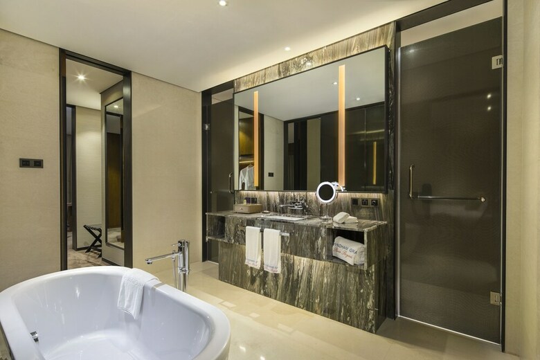 Hotel Wyndham Grand Plaza Royale Kaidi