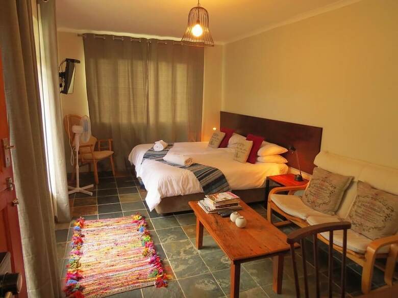 Hotel 8 Landsdowne Bed And Breakfast