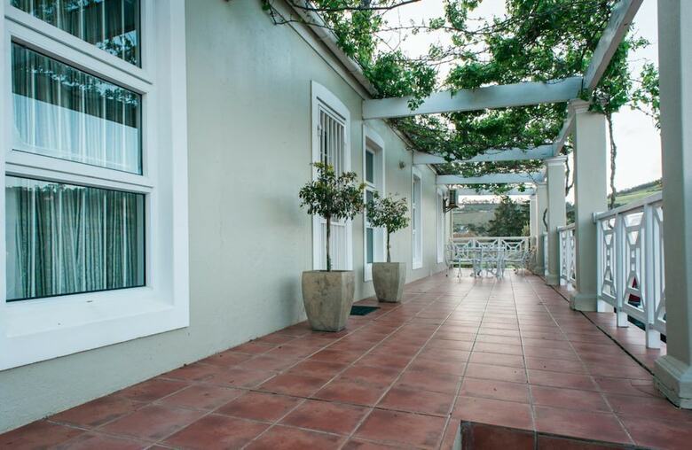 Bed & Breakfast Clos Malverne Wine Estate Accommodation