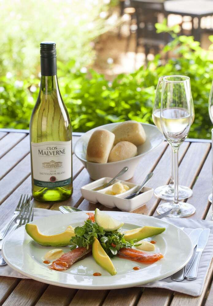 Bed & Breakfast Clos Malverne Wine Estate Accommodation