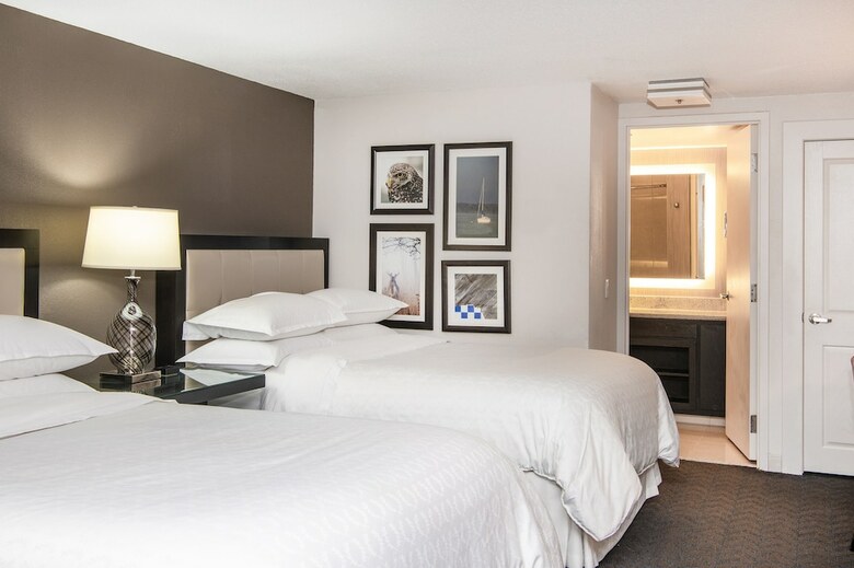 Sheraton Minneapolis West Hotel