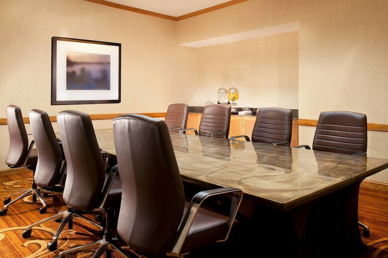 Sheraton Minneapolis West Hotel