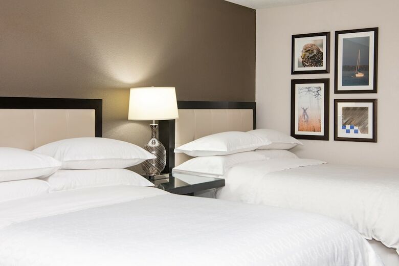 Sheraton Minneapolis West Hotel
