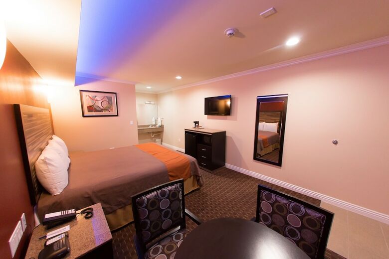 Motel Diamond Bell Inn & Suites