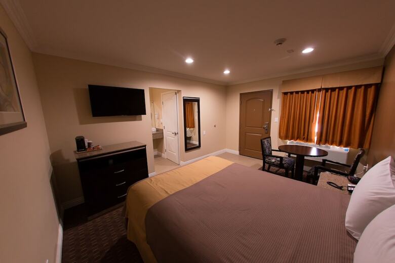 Motel Diamond Bell Inn & Suites