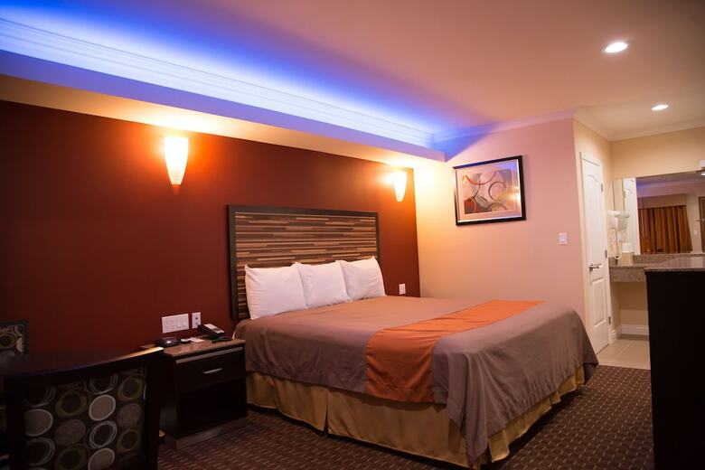 Motel Diamond Bell Inn & Suites