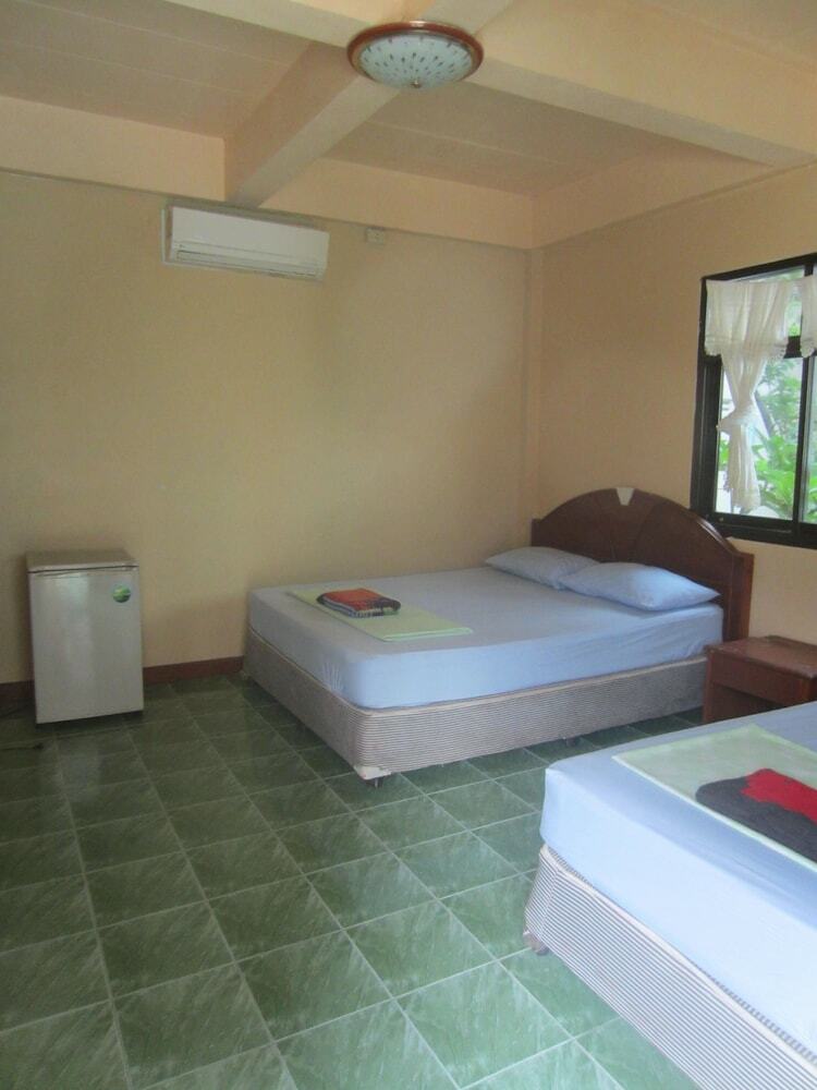 Hotel Charung Bungalows