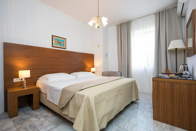 Hotel J&j Bed And Breakfast