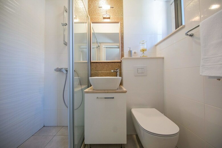 Hotel J&j Bed And Breakfast