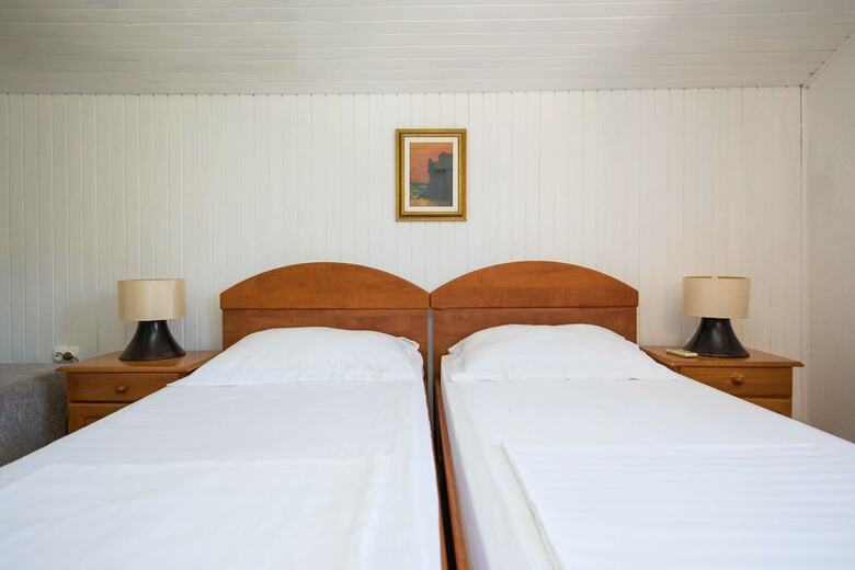 Hotel J&j Bed And Breakfast