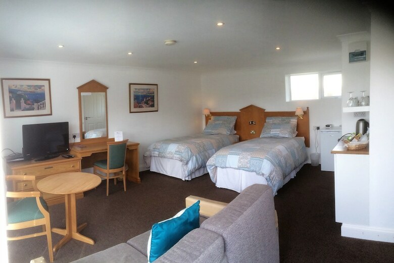 Hotel Gosfield Lake Resort