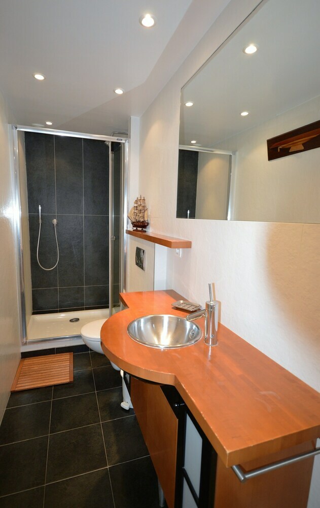 Wonderful Seafront Apartment - 3-bedroom