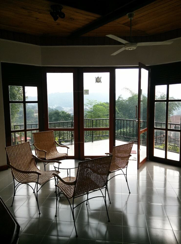 Hotel Pearl House
