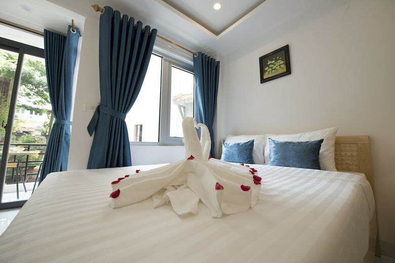 Hanoi Holiday Center Hotel