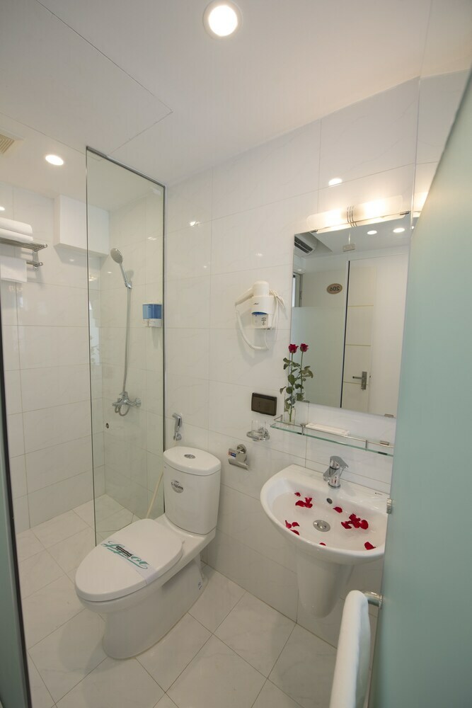 Hanoi Holiday Center Hotel
