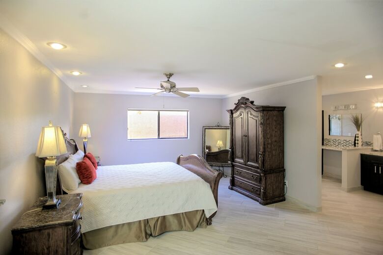Avalon - 4 Bedroom Home - Scottsdale