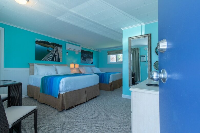 Hotel Footbridge Beach Motel