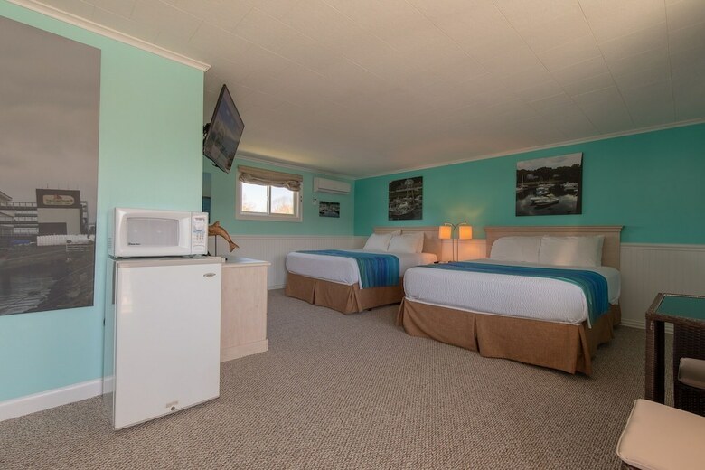 Hotel Footbridge Beach Motel