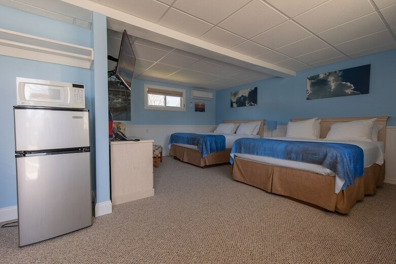 Hotel Footbridge Beach Motel