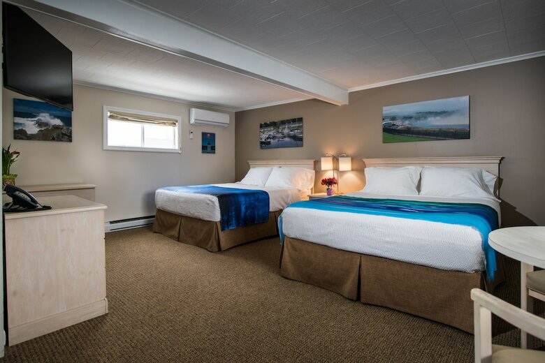Hotel Footbridge Beach Motel