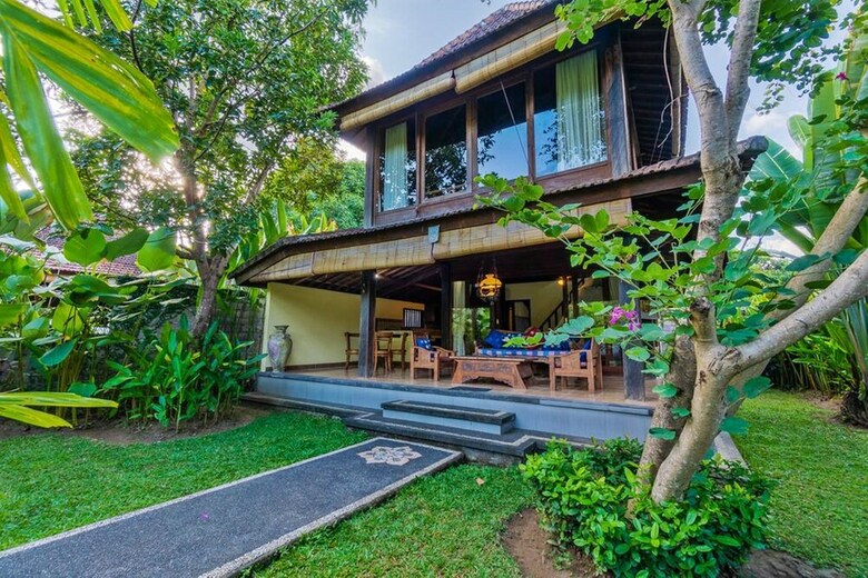 Sari Bamboo Villas