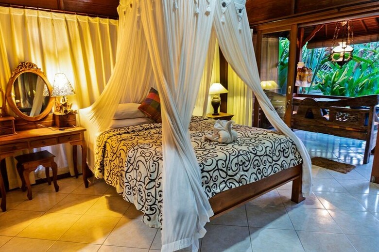 Sari Bamboo Villas