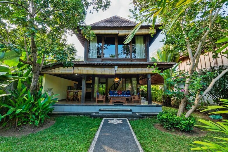 Sari Bamboo Villas