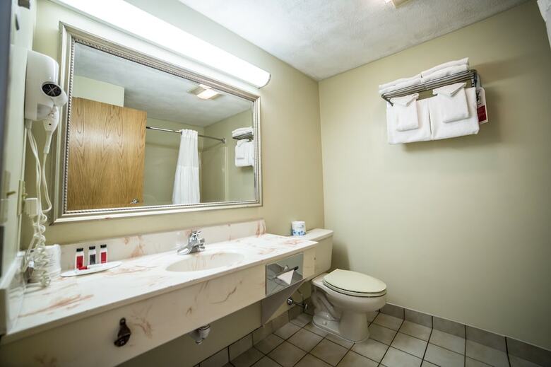 Hotel Ramada By Wyndham Middletown Newport Area