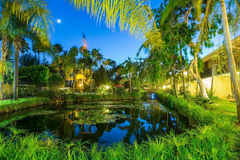 Hotel Ramada By Wyndham Santa Barbara