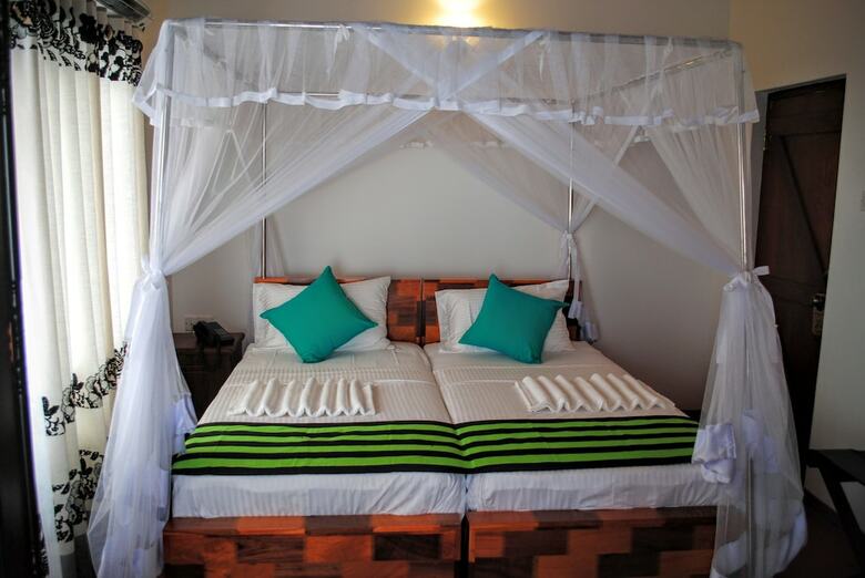 Miura Dutch Edge Hotel