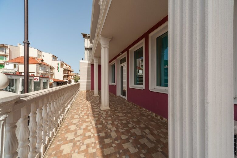 Roel Residence Apartments