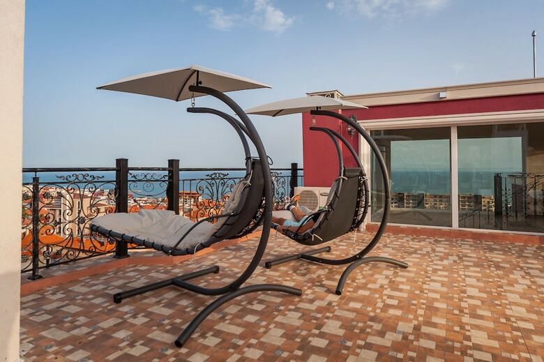 Roel Residence Apartments