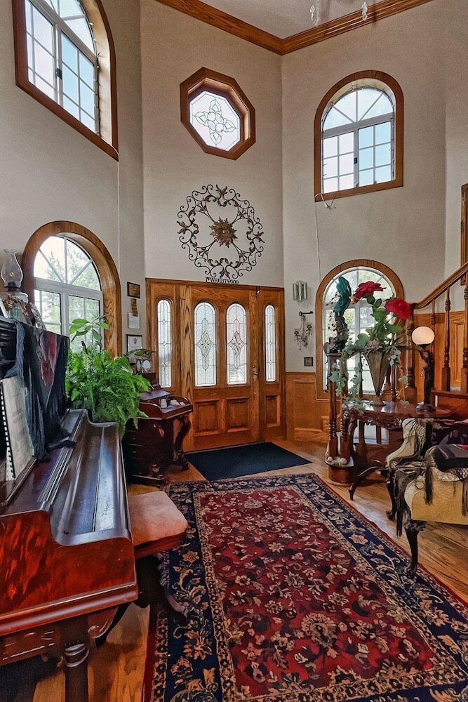 Bed & Breakfast Rhinestone Rose Inn & Wellness Center