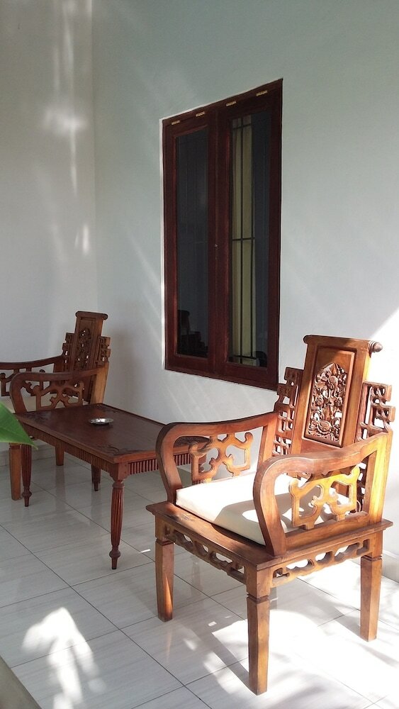 Hotel Padang Lovina Sea Side Cottage