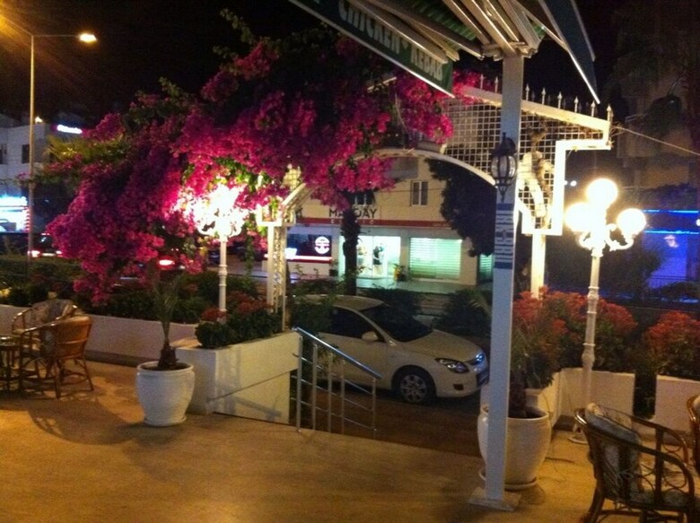 Hotel Oasis Otel