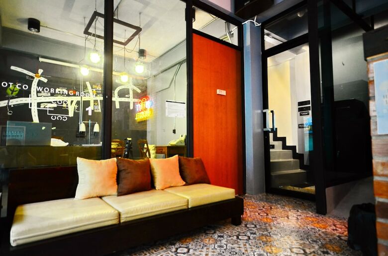 Hostal The Neighbor Hoot Hostel & Cafe