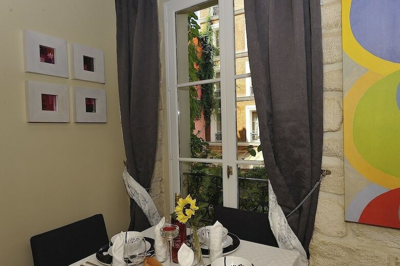 Les Patios Du Marais