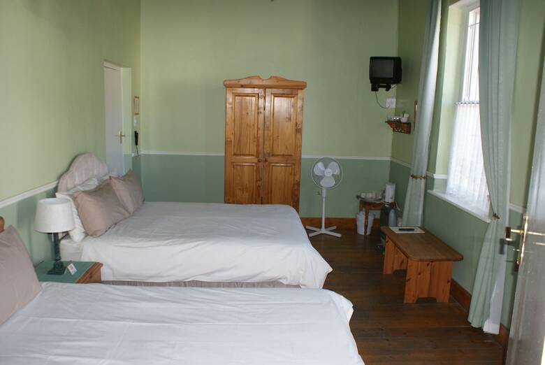 Bed & Breakfast Koo Karoo Guest Lodge