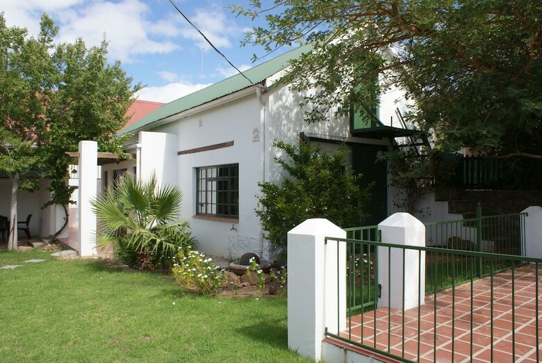 Bed & Breakfast Koo Karoo Guest Lodge