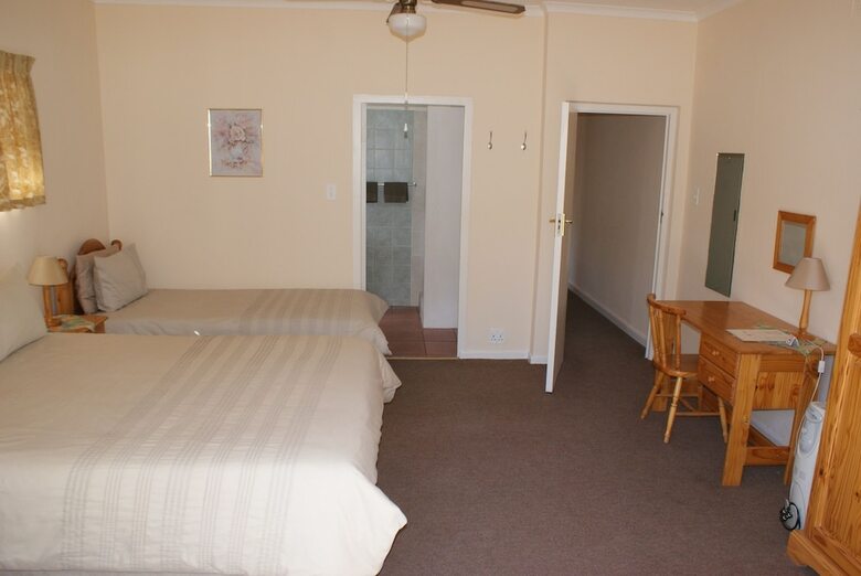 Bed & Breakfast Koo Karoo Guest Lodge