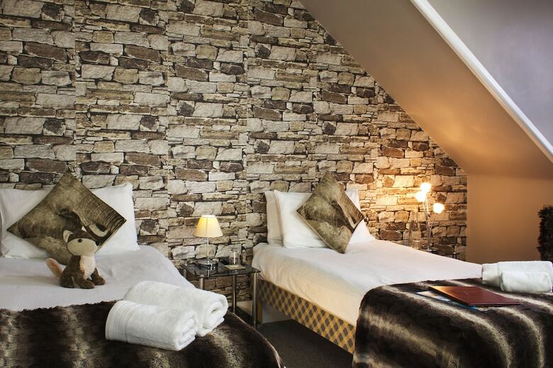 Crown Hotel Guesthouse