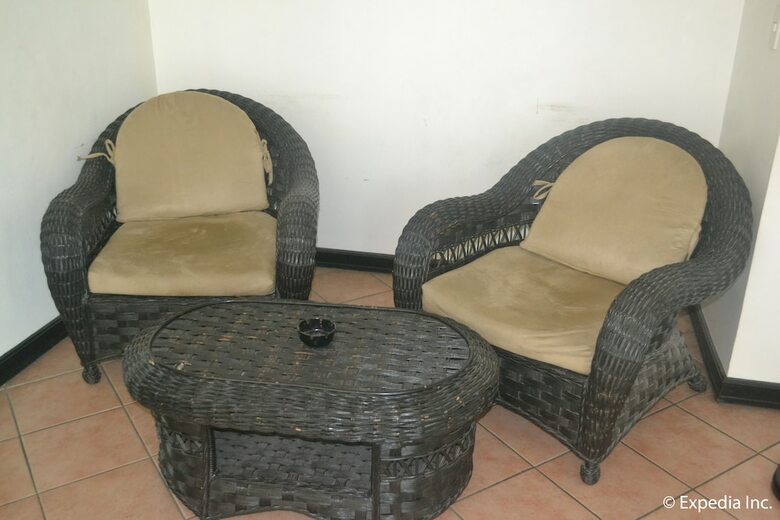 Hotel Apartelle Royal
